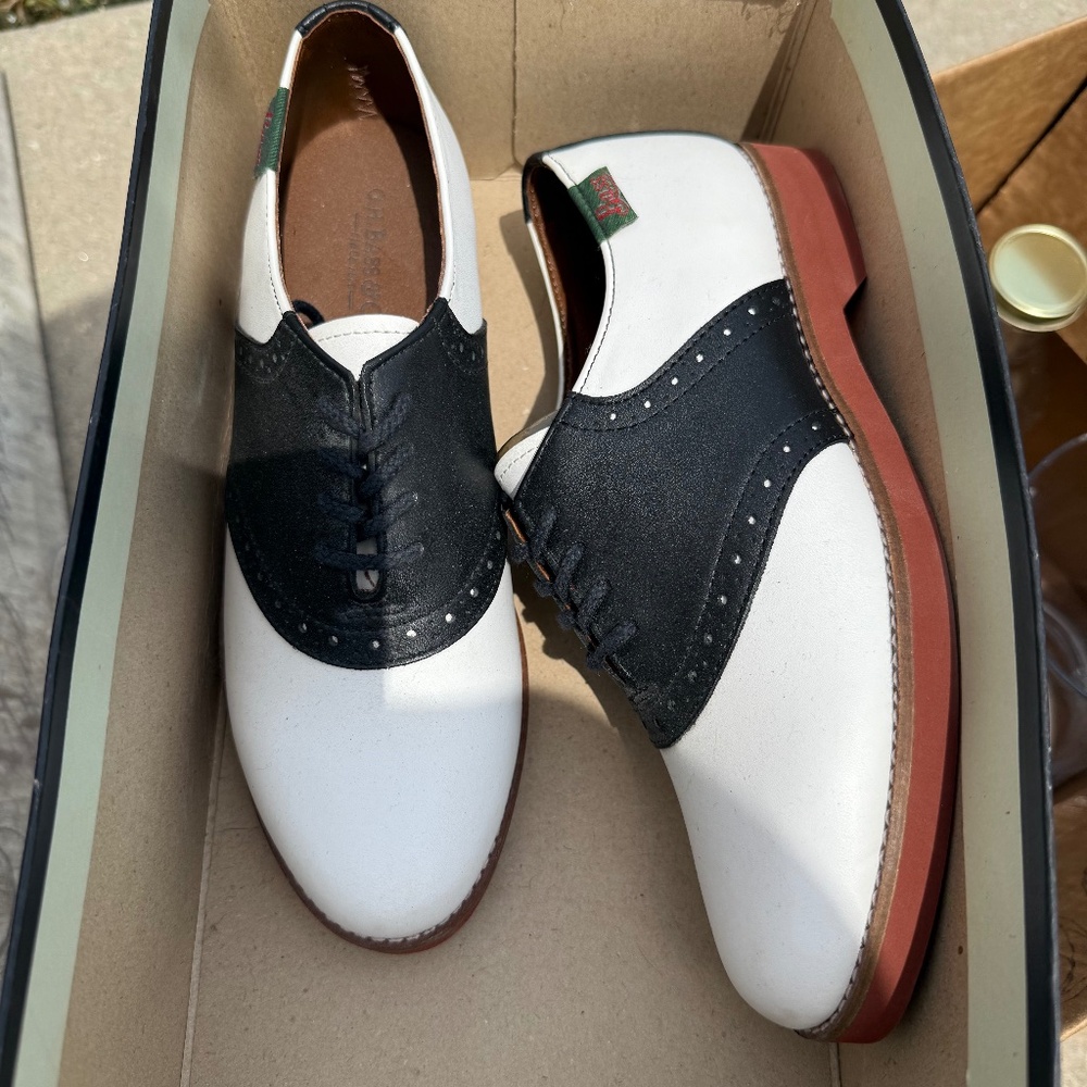 Uniform Bass Saddle Shoes  Size 8 - Picture 3 of 4